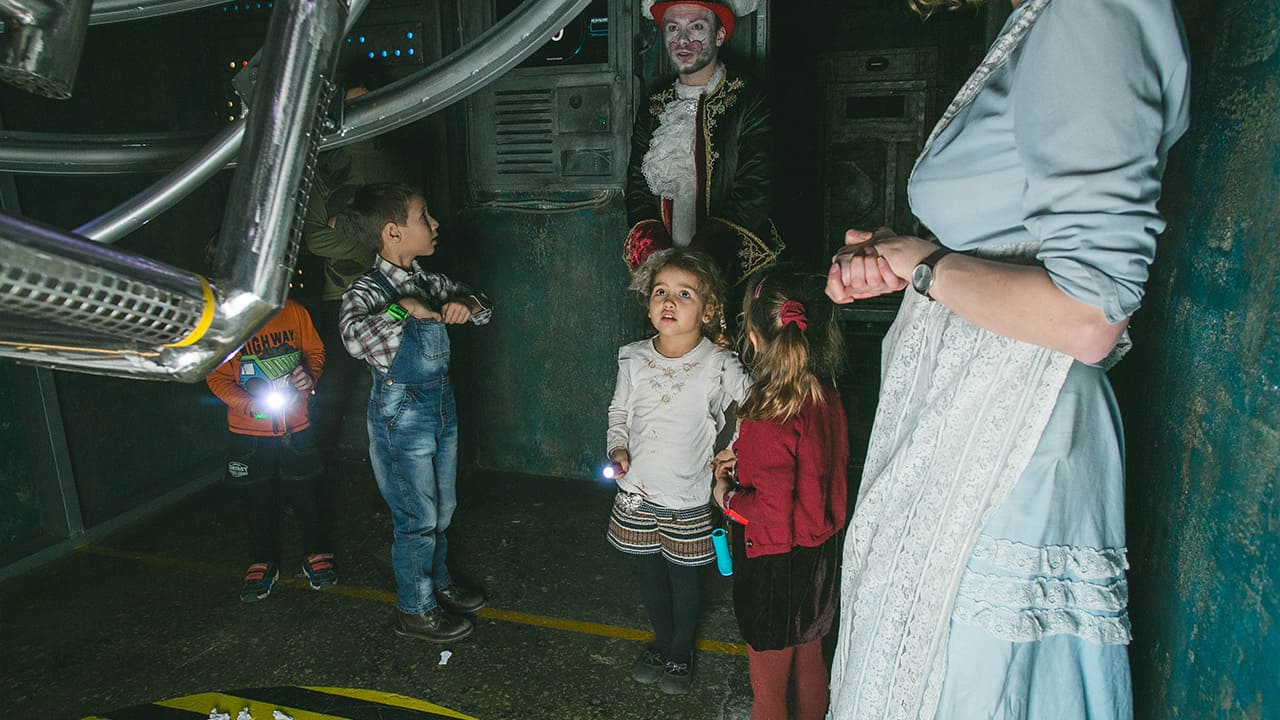 Новый год «Алиса в стране чудес»